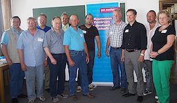 Auftaktveranstaltung Handwerkspaten in Kronach, mit im Bild Kreishandwerksmeister Heinrich Schneider (5. von links) und der Vizepräsident der HWK Klaus-Peter Wittig (3. von rechts).