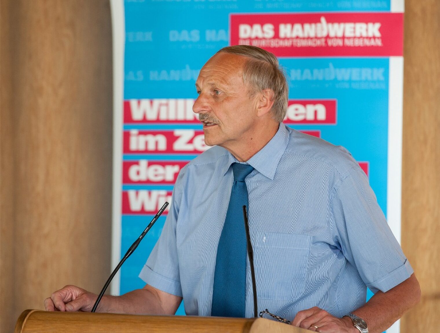 Schulamtsdirektor Dr. Günter Roß