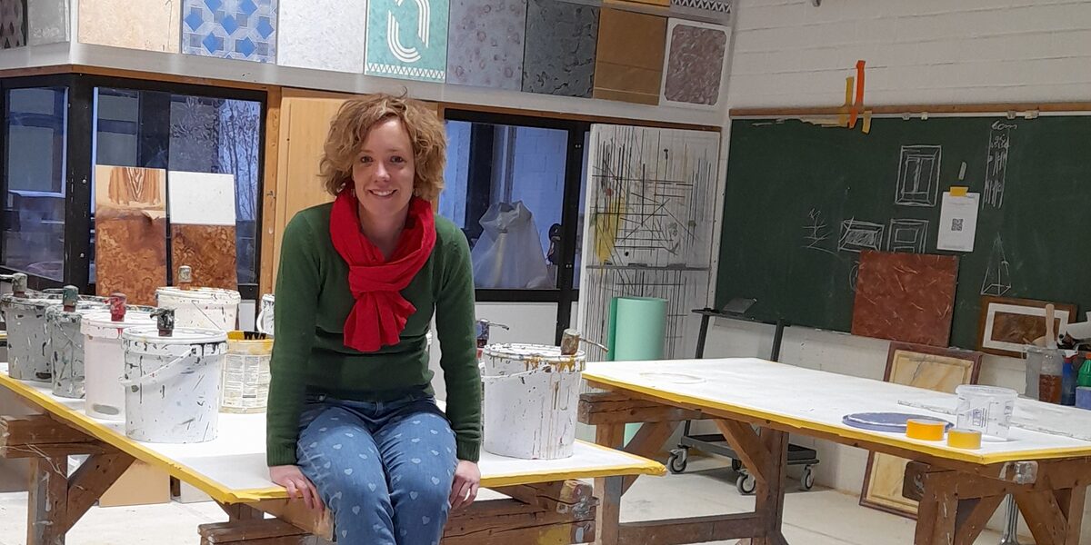 Als Talentscout der Handwerkskammer für Oberfranken sieht es Corinna Lange als ihre Aufgabe an, Mädchen und junge Frauen für eine Ausbildung im Handwerk zu begeistern. Als Talentscout der Handwerkskammer für Oberfranken sieht es Corinna Lange als ihre Aufgabe an, Mädchen und junge Frauen für eine Ausbildung im Handwerk zu begeistern.