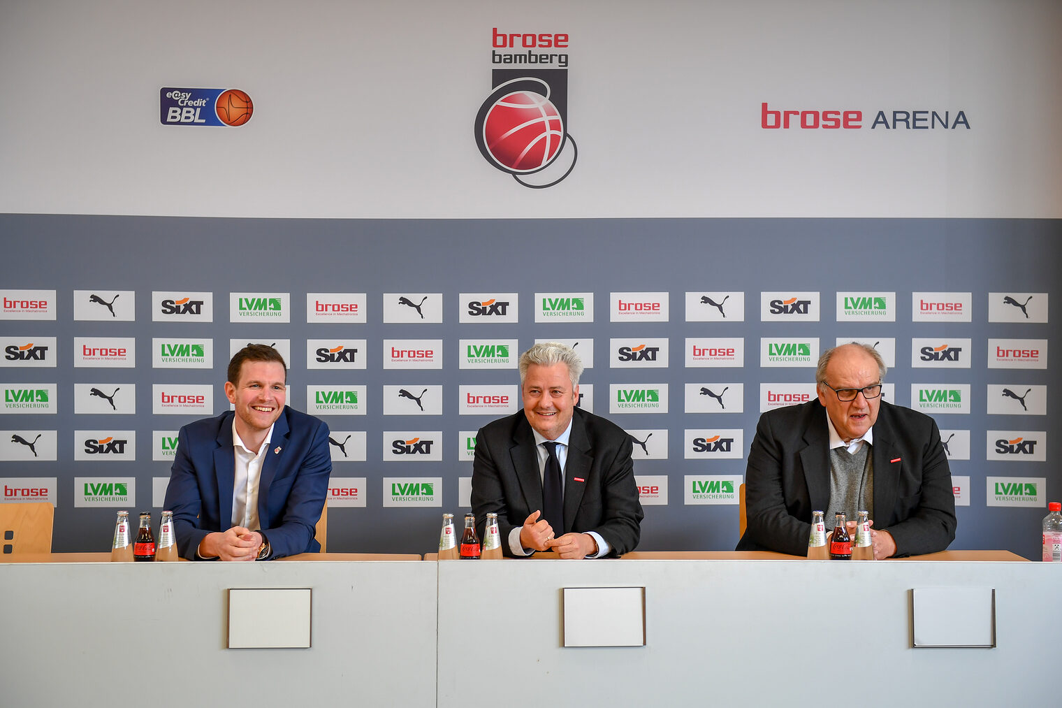 Foto: Ronald Rinklef Vertragsunterzeichnung mit Brose Bamberg