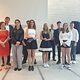 Die besten Absolventinnen und Absolventen der Mittelschulen im Schulamtsbezirk Forchheim freuten sich über die Ehrung: In der hinteren Reihe Raphael Endres (Ritter-von-Tretteur-Mittelschule, zum Teil verdeckt), Michael Knezge (Mittelschule Neunkirchen a. Brand), Jonas Kist (Mittelschule Ebermannstadt), vorne die Schülerinnen mit von links Jana Leicht (Mittelschule Gößweinstein), Anna Düsel (Montessori-Schule Forchheim), Nele Herrmann (Mittelschule Neunkirchen a. Brand) und Alina Lenzner (Montessori-Schule Forchheim). 