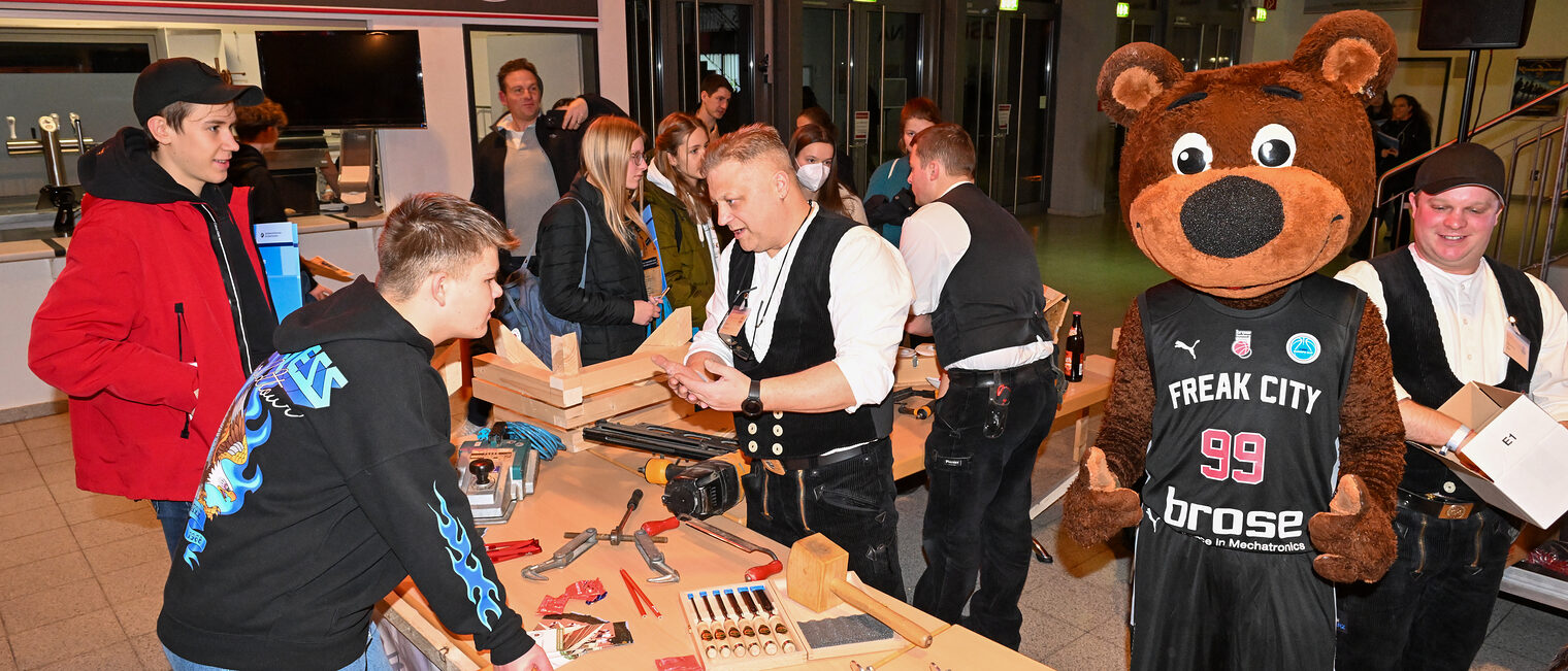 Tag des Handwerks in der Brosearena Foto: Ronald Rinklef