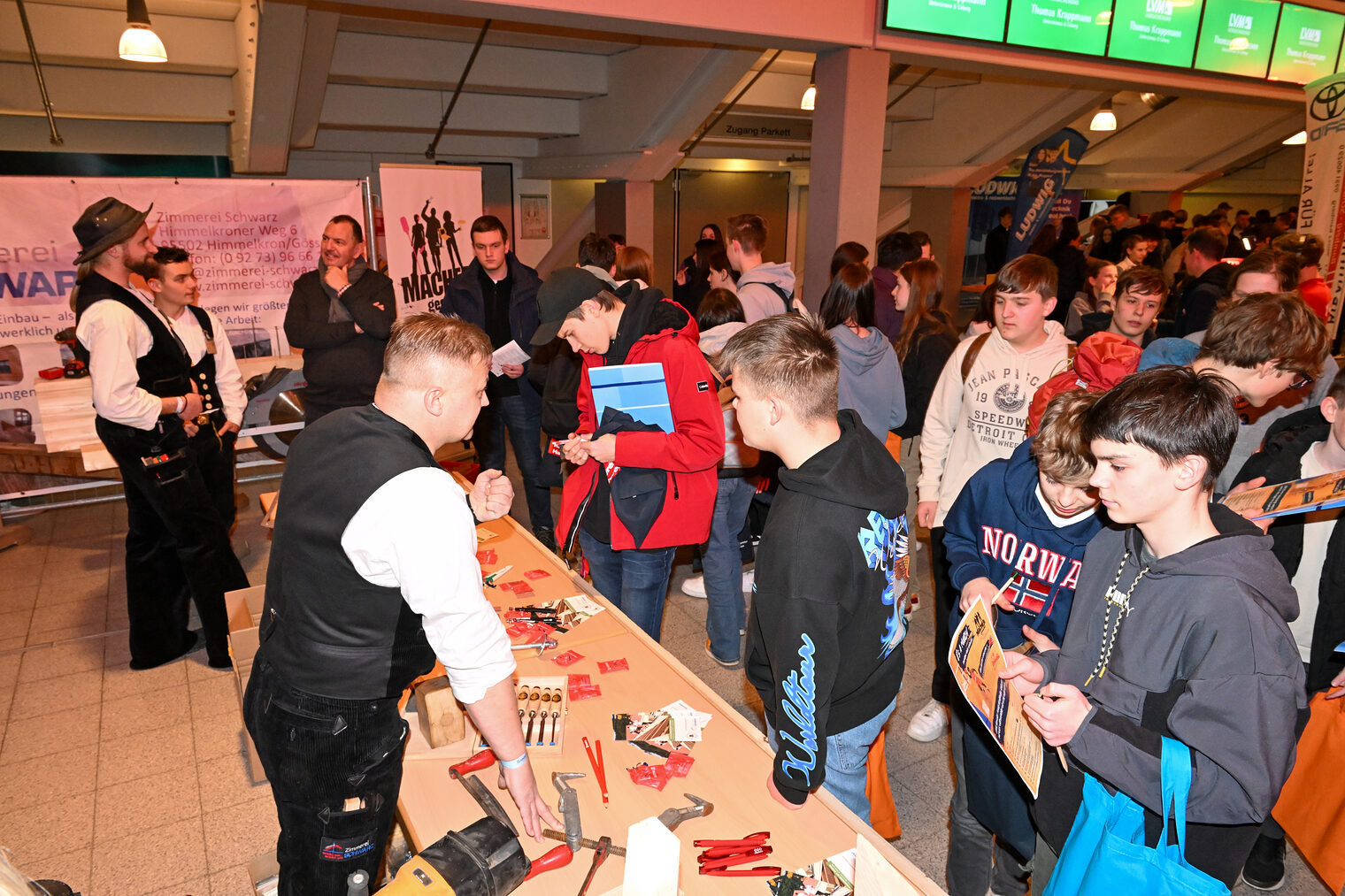 Tag des Handwerks in der Brosearena Foto: Ronald Rinklef