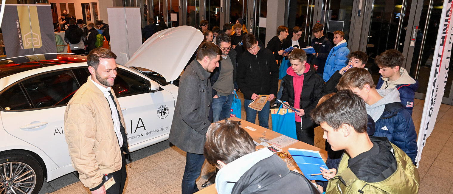 Tag des Handwerks in der Brosearena Foto: Ronald Rinklef