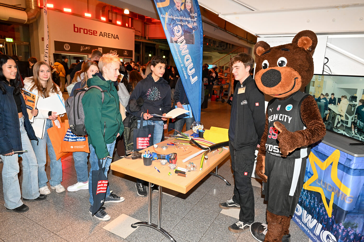 Tag des Handwerks in der Brosearena Foto: Ronald Rinklef