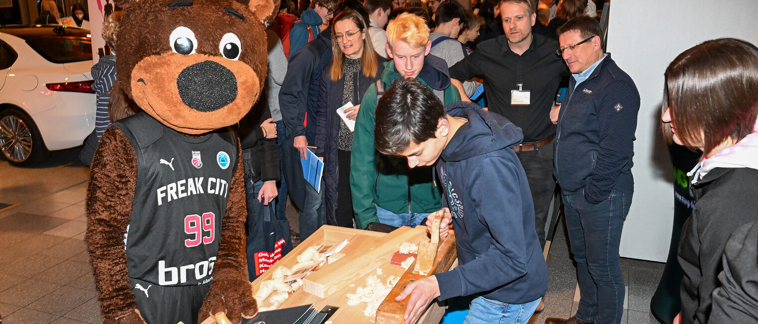 Tag des Handwerks in der Brosearena Foto: Ronald Rinklef