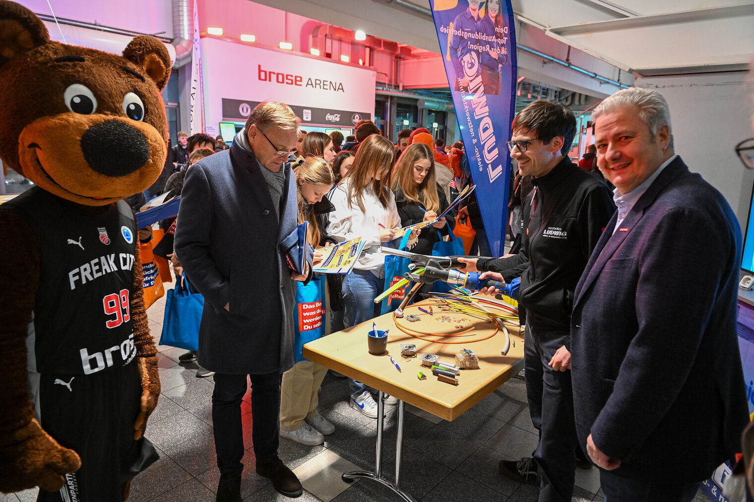 Tag des Handwerks in der Brosearena Foto: Ronald Rinklef