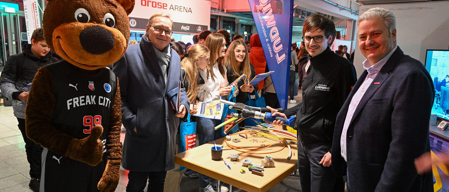 Tag des Handwerks in der Brosearena Foto: Ronald Rinklef