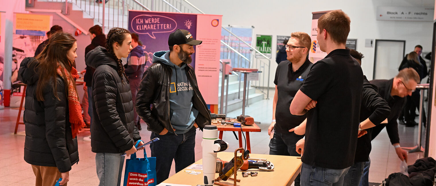 Tag des Handwerks in der Brosearena Foto: Ronald Rinklef