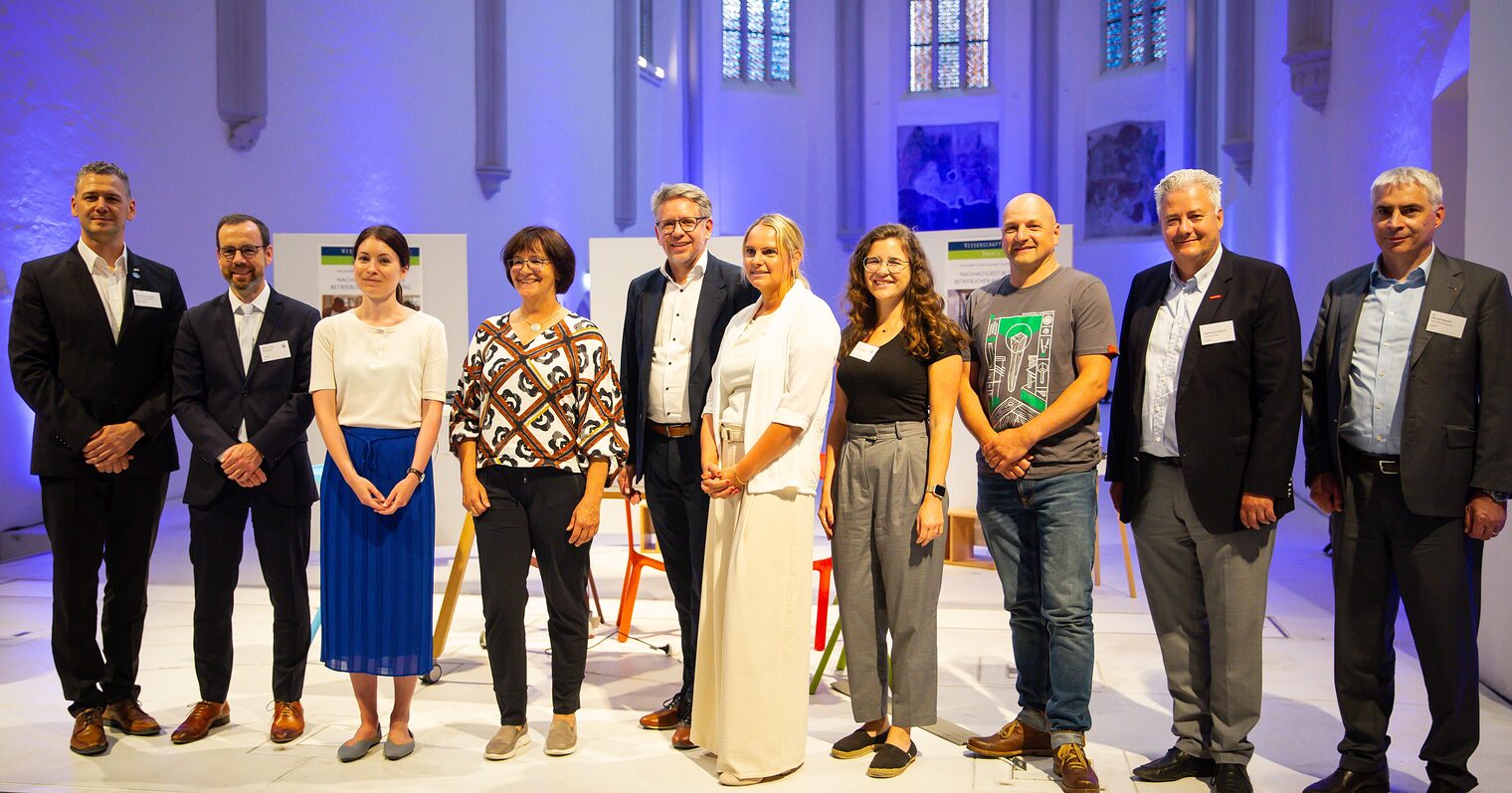 Viel Übereinstimmung bei der Tandem-Reihe Wissenschaft & Praxis unter allen Beteiligten: Sowohl Professorin Silvia Annen als auch die Vertreterin und die Vertreter der Praxispartner zeigten sich überzeugt, dass Ausbildungen nachhaltig gedacht und umgesetzt werden müssen. Unterschiede in den Einschätzungen gab es in den Schwerpunkten und Nuancen.