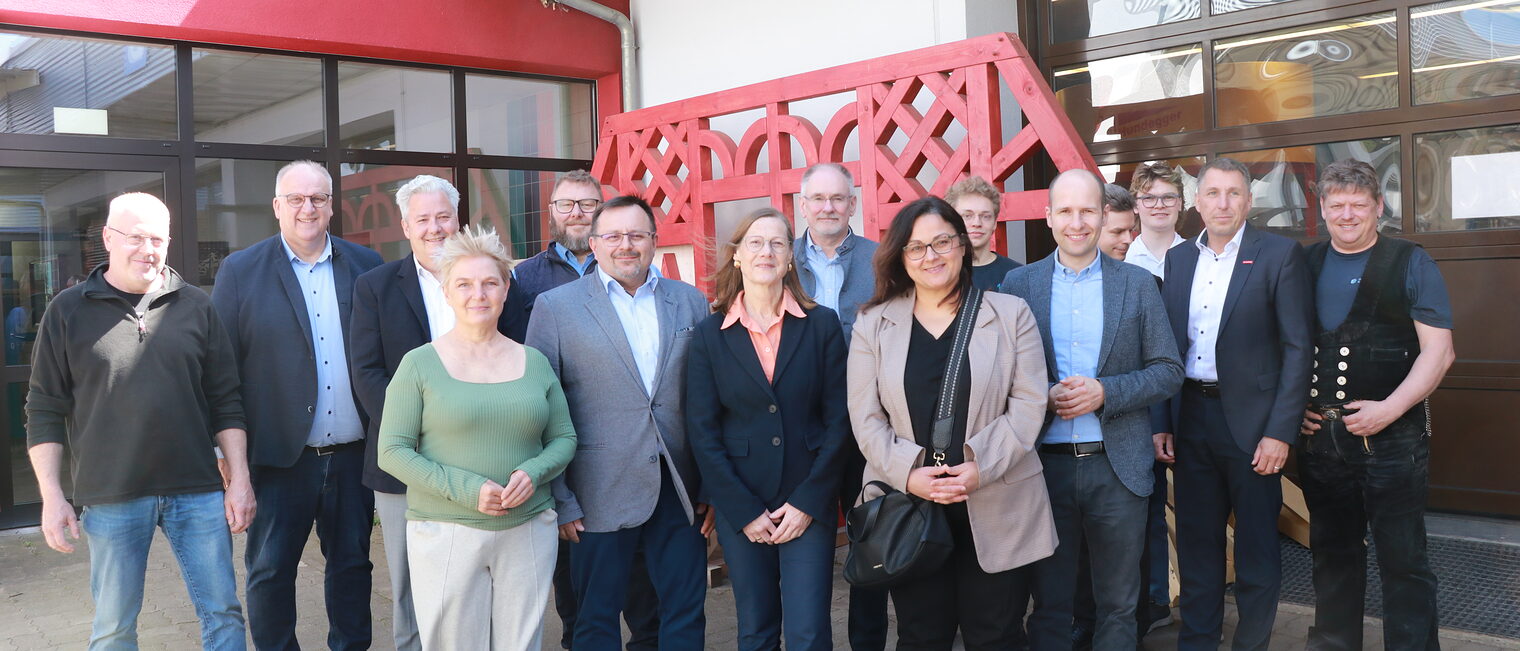 Gruppenbild der Delegation der Grünen zusammen mit HWK-Präsident Grassmann, HWK-Geschäftsführer Bauer und HWK-Geschäftsführer Beck.