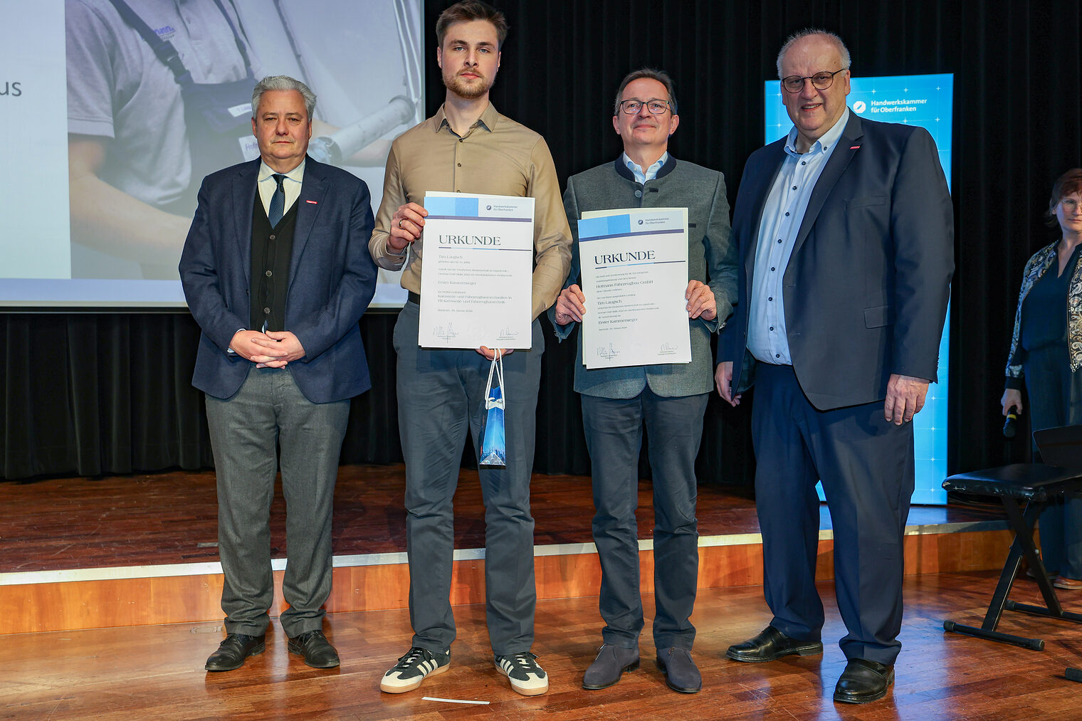 HWK-Präsident Matthias Graßmann, Kreishandwerksmeister Karl-Michael Hopf, die Kammersieger Jonas Albrecht, Tim Laugsch und Elias Hauenstein und HWK-Hauptgeschäftsführer Reinhard Bauer 
