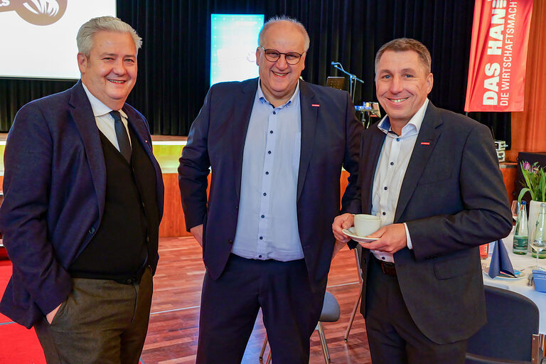 HWK-Präsident Matthias Graßmann, HWK-Hauptgeschäftsführer Reinhard Bauer und HWK-Geschäftsführer Rainer Beck