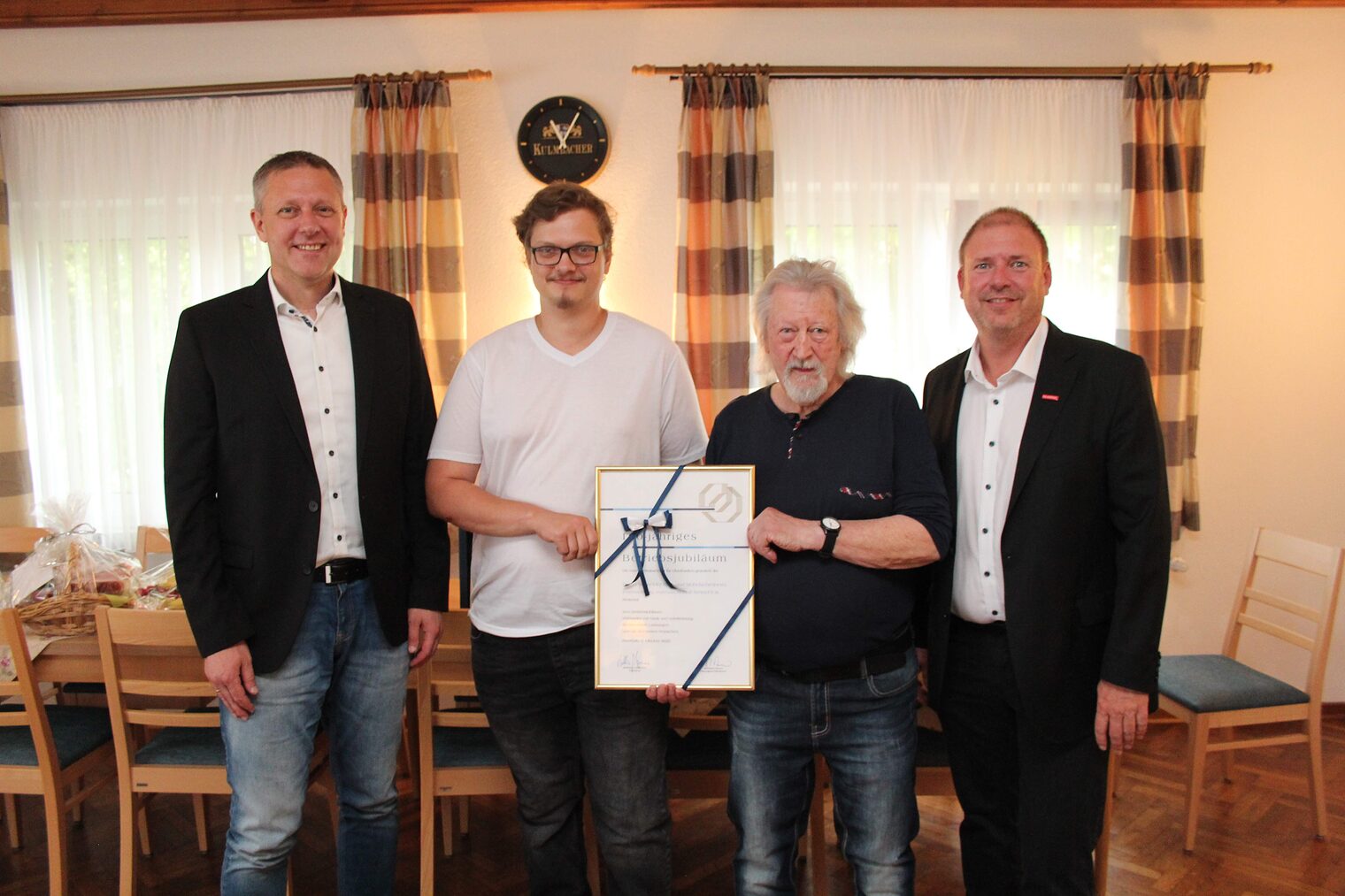 Rödentals Bürgermeister Marco Steiner, André Treiber, Bernd Schneider und Kreishandwerksmeister Jens Beland.