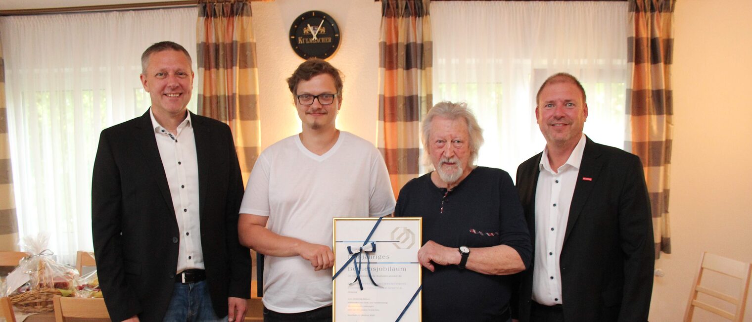 Rödentals Bürgermeister MarcoSteiner, André Treiber, Bernd Schneider und KreishandwerksmeisterJens Beland.