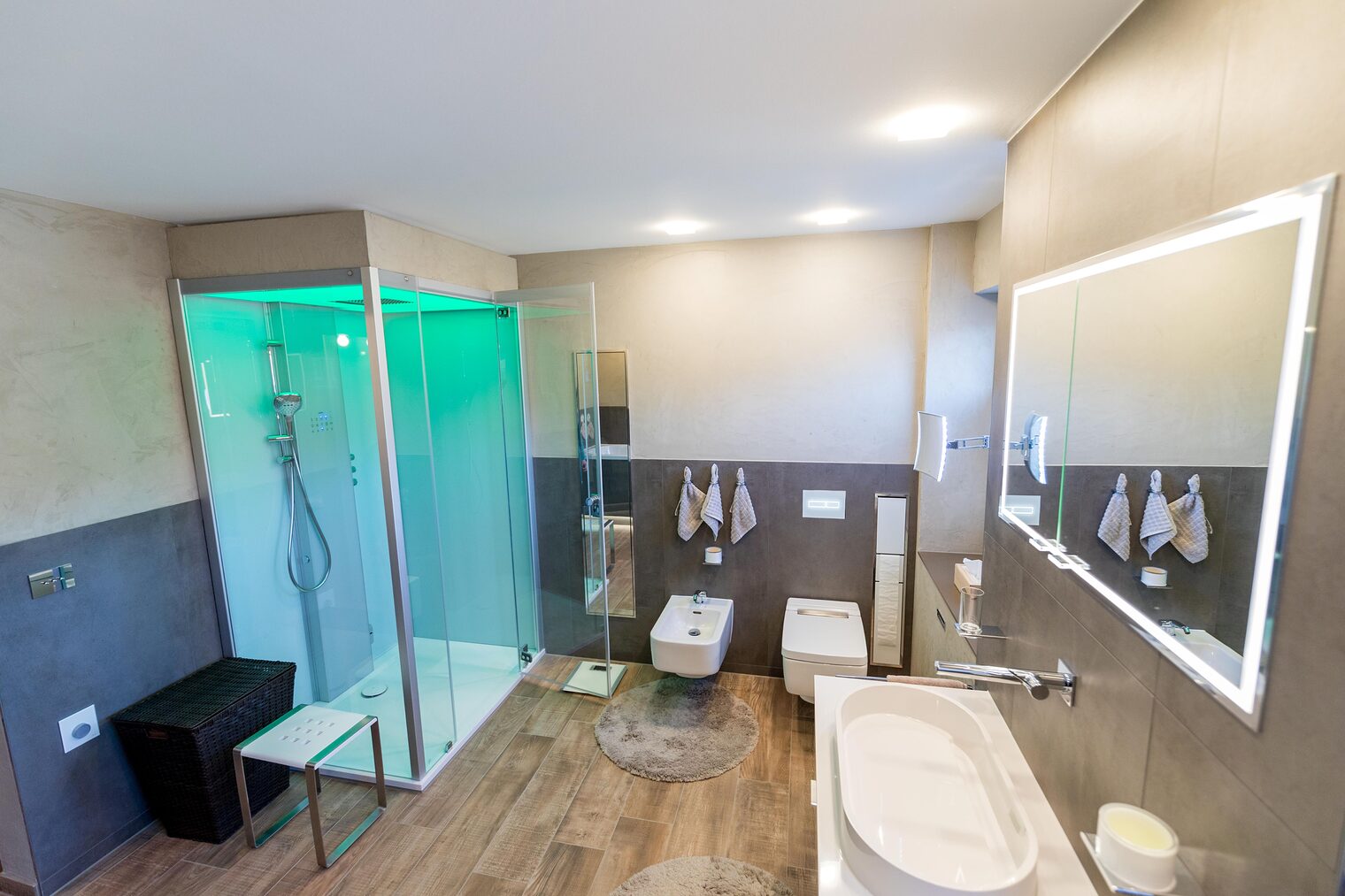 Das moderne Badezimmer.
