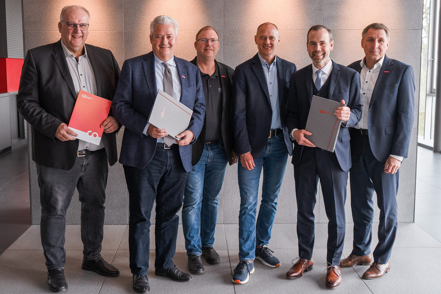 Gruppenbild von Reinhard Bauer, Matthias Graßmann, Jens Beland, Professor Doktor Stefan Gast, Professor Dr. Kai Fischbach, und Rainer Beck