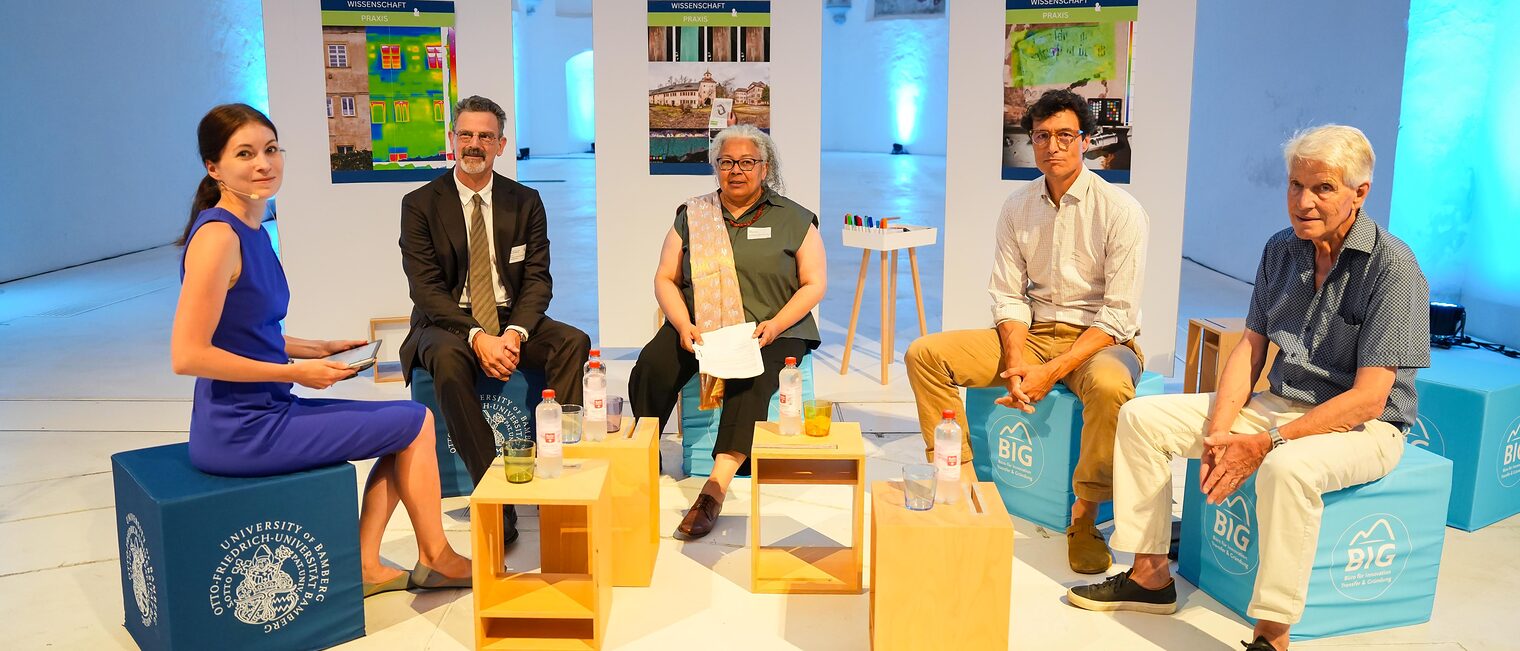 Gruppenbild von Sandra Peter, Professor Stefan Breitling, Marisia Conn, Michael Betz und Ulrich Bauer-Bornemann.