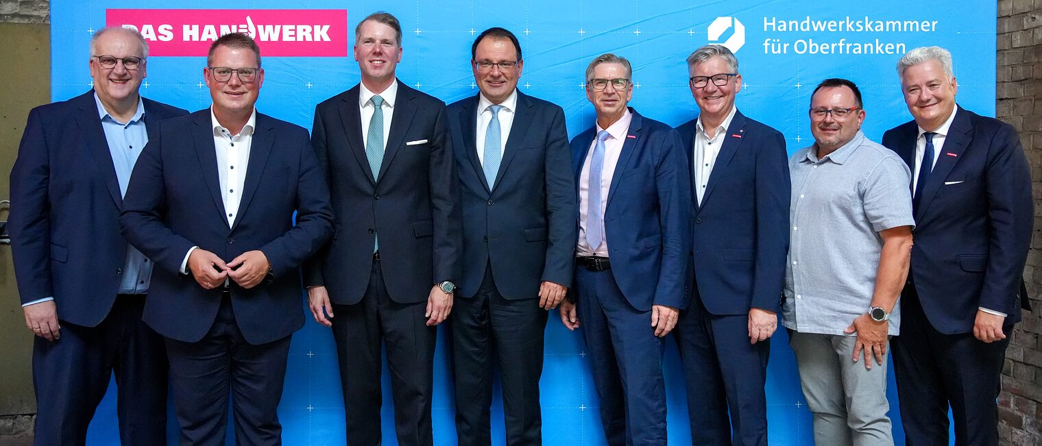 Gruppenbild von Reinhard Bauer, Holger Grießhammer, Prinz Hubertus, Martin Schöffel, Michael Bissert, Christian Herpich, Harald Sattler und Matthias Graßmann