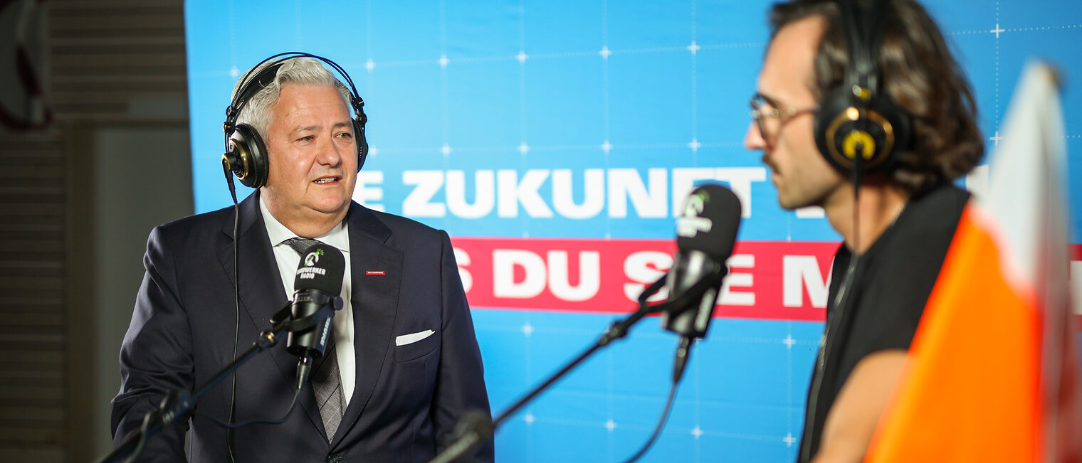 Matthias Graßmann wird vom Handwerkerradio interviewt.