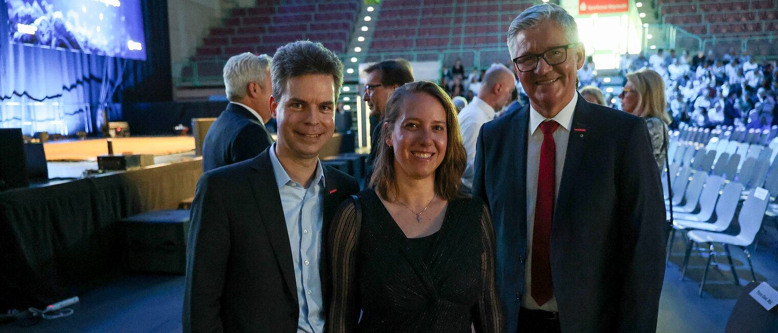 HWK-Geschäftsführer Sebastian Serfas mit seiner Frau und HWK-Vizepräsident Christian Herpich