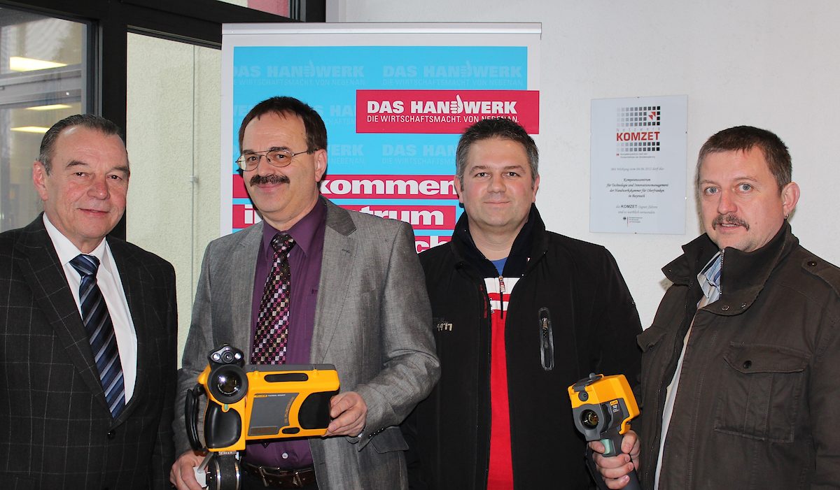 Neuer Standard für Thermografie-Lehrgänge: im Bild v.l. Johan Pöppl, Manfred Nöttling, Heiko Betz und Rainer Dick. Bild: HWK.