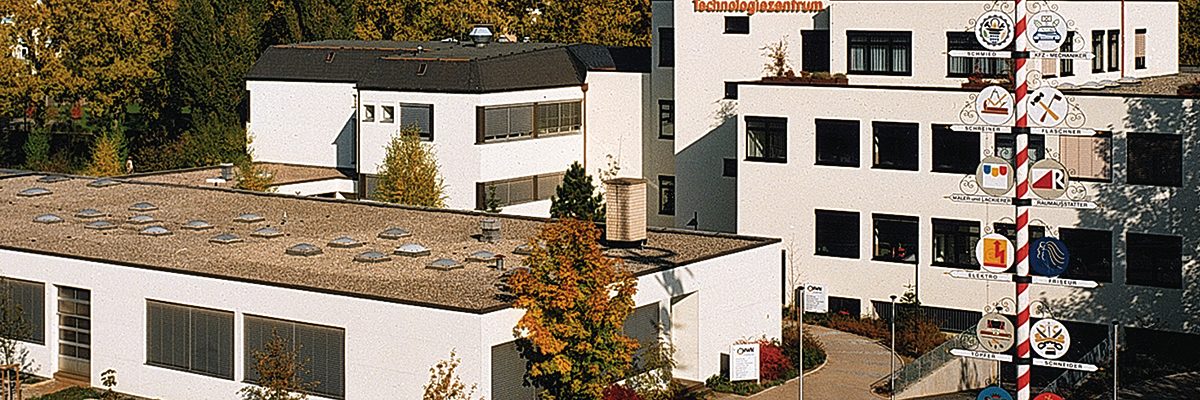 Berufsbildungs- und Technologiezentrum HofMühlstraße 1995028 HofTelefon: 0 92 81 / 72 63-0Telefax: 0 92 81 / 72 63-249E-Mail: btz-hof@hwk-oberfranken.de