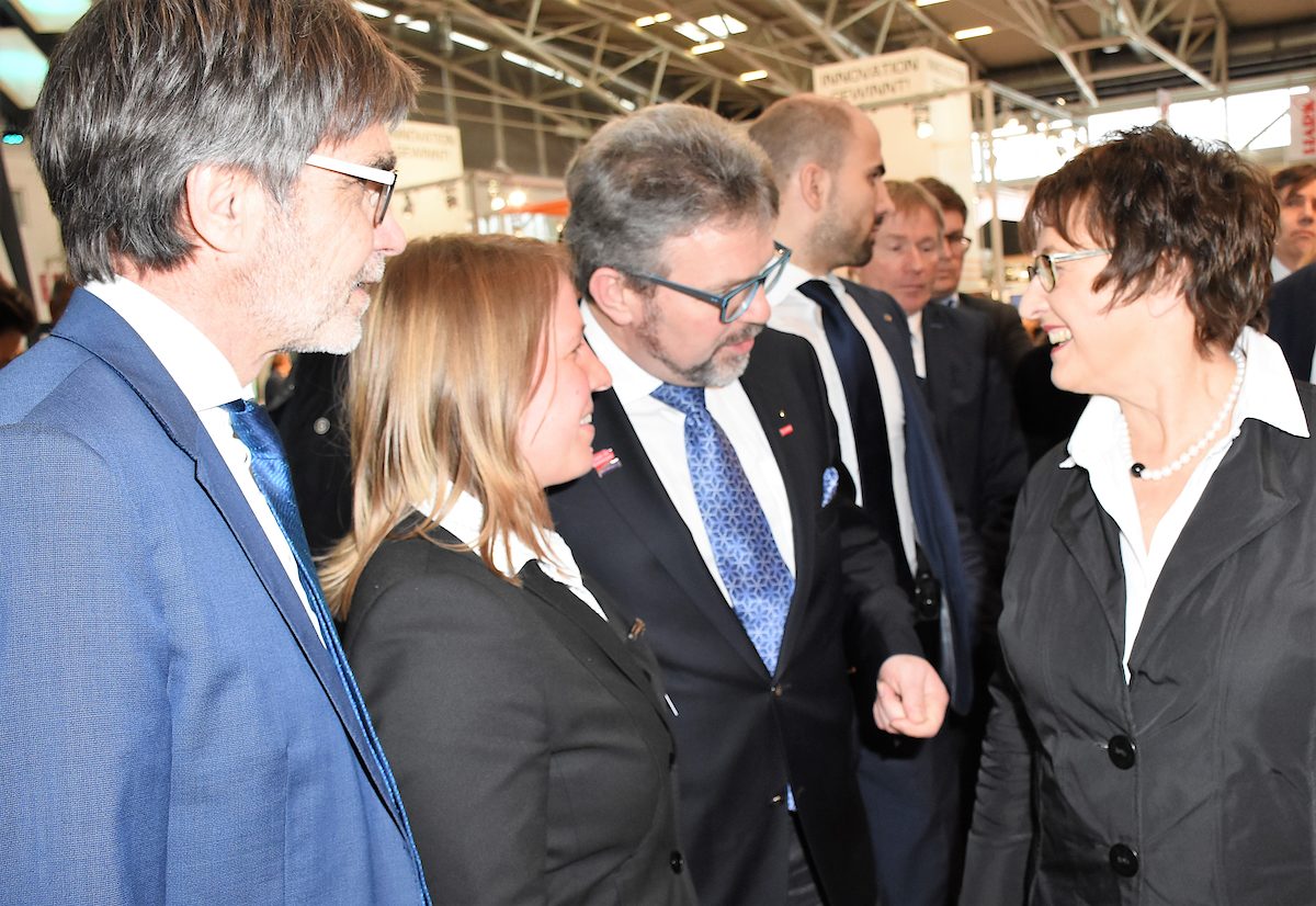 Bundeswirtschaftsministerin Brigitte Zypries mit HGF Thomas Koller, Johanna Erlbacher und Präsident Thomas Zimmer