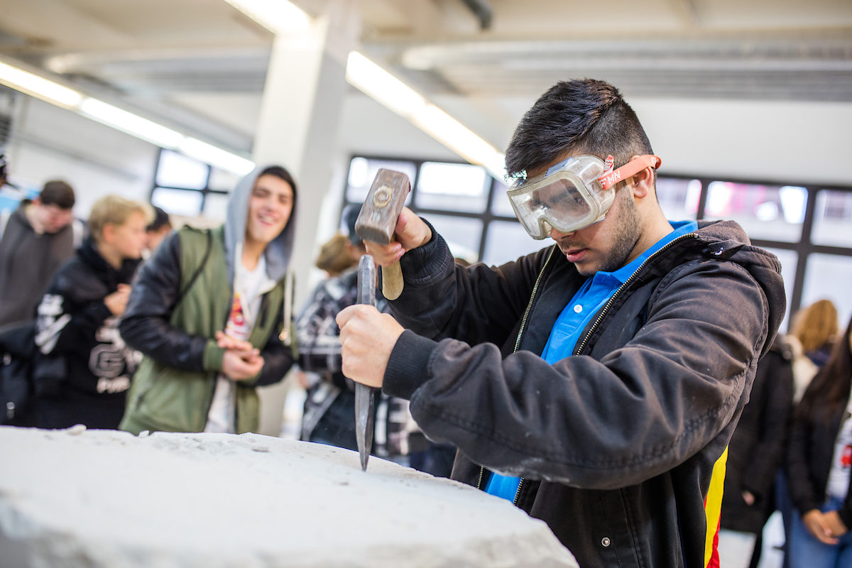 Ausprobieren, selbst tätig werden, einfach machen: Das ist das Motto der Berufsmesses des Handwerks (hier 2016 im BTZ Bamberg). Ausprobieren, selbst tätig werden, einfach machen: Das ist das Motto der Berufsmesses des Handwerks (hier 2016 im BTZ Bamberg).
