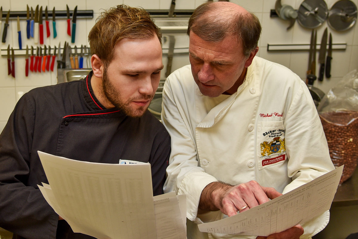 Backermeister In Bayreuth Back Kunstler Mit Marketing Know How Handwerkskammer Fur Oberfranken