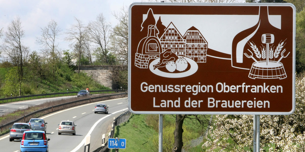 Genussregion Oberfranken,Autobahnschild,Waldau,Landkreis Kulmbach,Hinweisschild,Bierland, Schlagwort(e): Genussregion Oberfranken,Autobahnschild,Waldau,Landkreis Kulmbach,Hinweisschild,Bierland,
