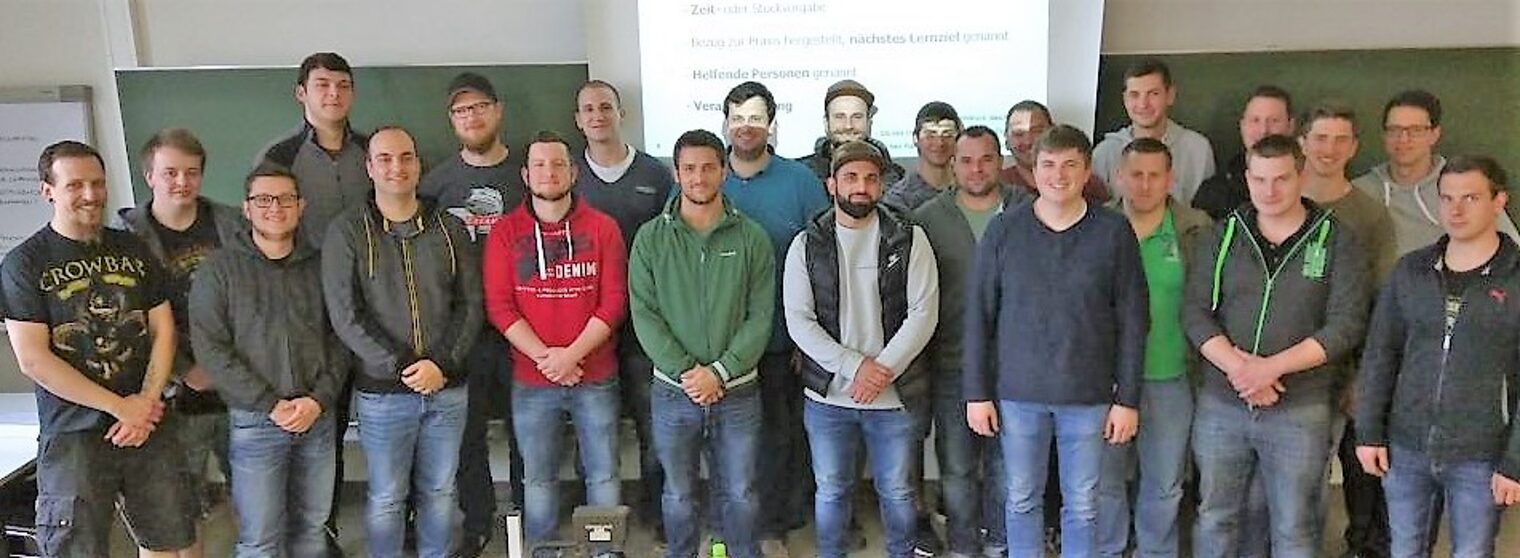 Teilnehmer des Kurses "Ausbildung der Ausbilder", der am Montag im BTZ Bamberg zu Ende ging.