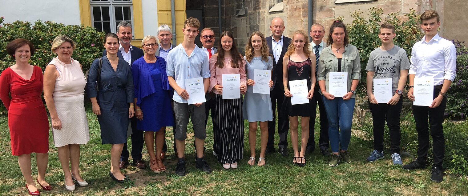 Die besten Mittelschulabsolventen aus dem Schulamtsbezirk Forchheim.