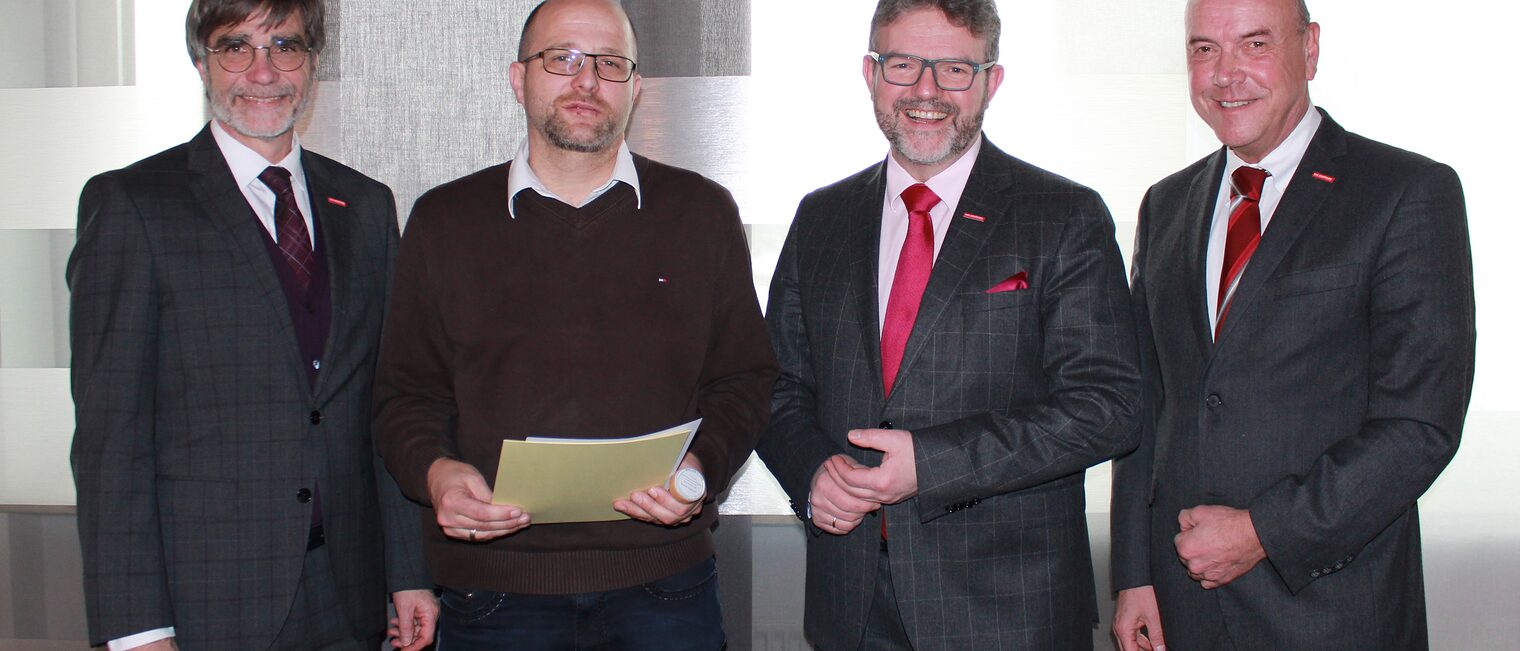 Auf dem Bild von links HWK-Hauptgeschäftsführer Thomas Koller, Michael Sitzmann, den Präsidenten der Handwerkskammer für Oberfranken, Thomas Zimmer und Assessor Hans-Karl Bauer. Auf dem Bild von links HWK-Hauptgeschäftsführer Thomas Koller, Michael Sitzmann, den Präsidenten der Handwerkskammer für Oberfranken, Thomas Zimmer und Assessor Hans-Karl Bauer.
