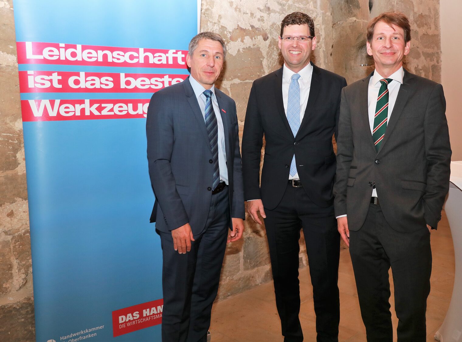 HWK-Geschäftsführer Rainer Beck, Peter Roeger und der Leiter der Betriebsberatung an der HWK für Oberfranken, Dr. Dirk Haid. HWK-Geschäftsführer Rainer Beck, Peter Roeger und der Leiter der Betriebsberatung an der HWK für Oberfranken, Dr. Dirk Haid.
