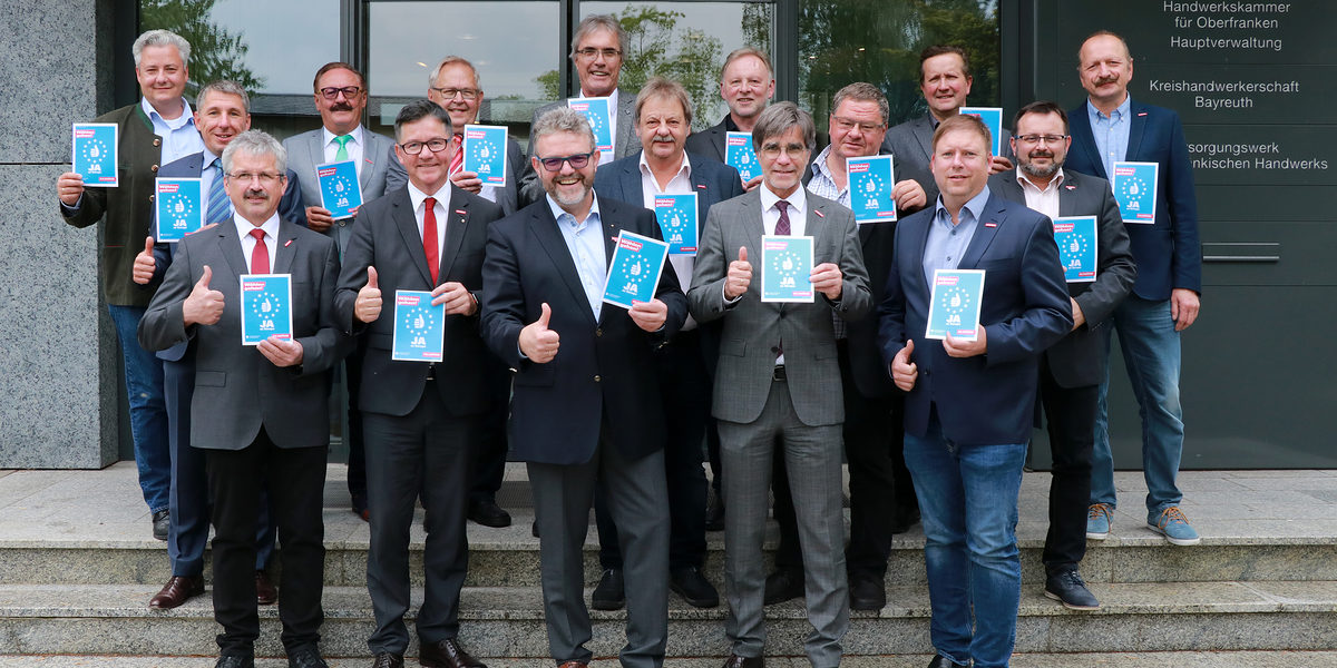 Am Sonntag, 26. Mai 2019 wählen gehen! Der Vortsand der Handwerkskammer für Oberfranken und die oberfränkischen Kreishandwerksmeister appellieren an alle Handwerkerinnen und Handwerker. JA zu Europa - am Sonntag wählen gehen!