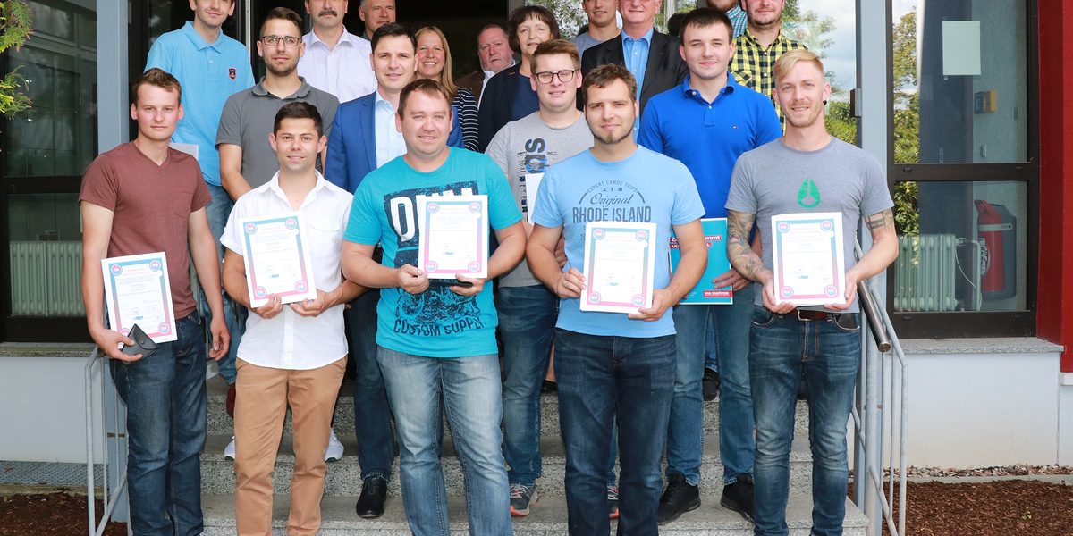 13 neue Internationale Schweißfachmänner 13 neue Internationale Schweißfachmänner