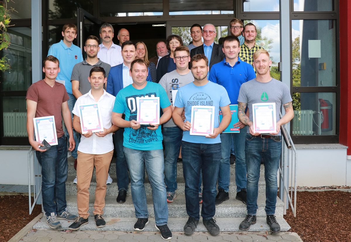 13 neue Internationale Schweißfachmänner 13 neue Internationale Schweißfachmänner