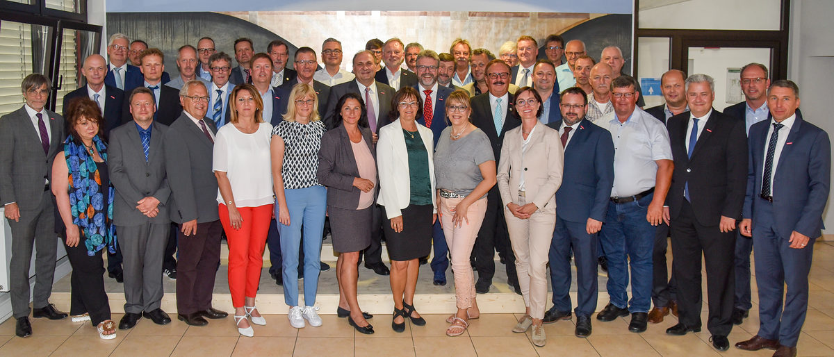Die Vollversammlung der HWK für Oberfranken für die Wahlperiode 2019 bis 2024 mit Ehrengast Hans Peter Wollseifer, Präsident des Zentralverbands des deutschen Handwerks. Die Vollversammlung der HWK für Oberfranken für die Wahlperiode 2019 bis 2024 mit Ehrengast Hans Peter Wollseifer, Präsident des Zentralverbands des deutschen Handwerks.