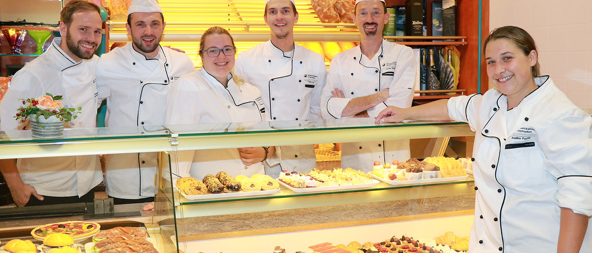 Die frischgebackenen Bäckermeister Die frischgebackenen Bäckermeister
