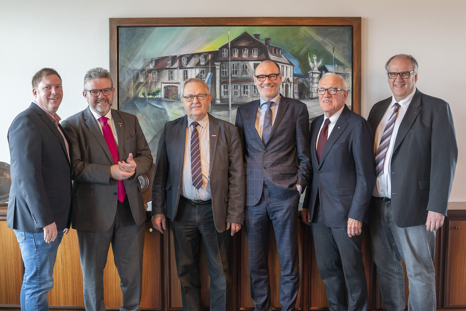 Zogen bei der Mitgliederversammlung eine positive Bilanz. Von links Jens Beland, HWK-Präsident Thomas Zimmer, Peter Engelbrecht, der Vorstandsvorsitzende des Münchener Vereins, Dr. Rainer Reitzler, Horst Eggers und Reinhardt Bauer.