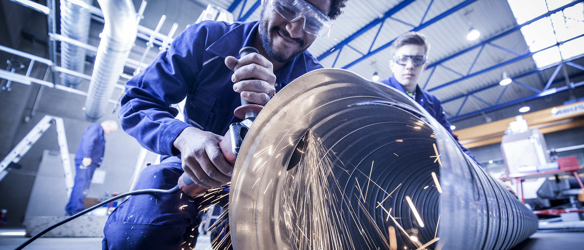 Was macht einen Handwerksbetrieb attraktiv für Arbeitnehmer? - Ein e-Magazin und ein online-Baukasten geben wichtige Tipps Was macht einen Handwerksbetrieb attraktiv für Arbeitnehmer? - Ein e-Magazin und ein online-Baukasten geben wichtige Tipps