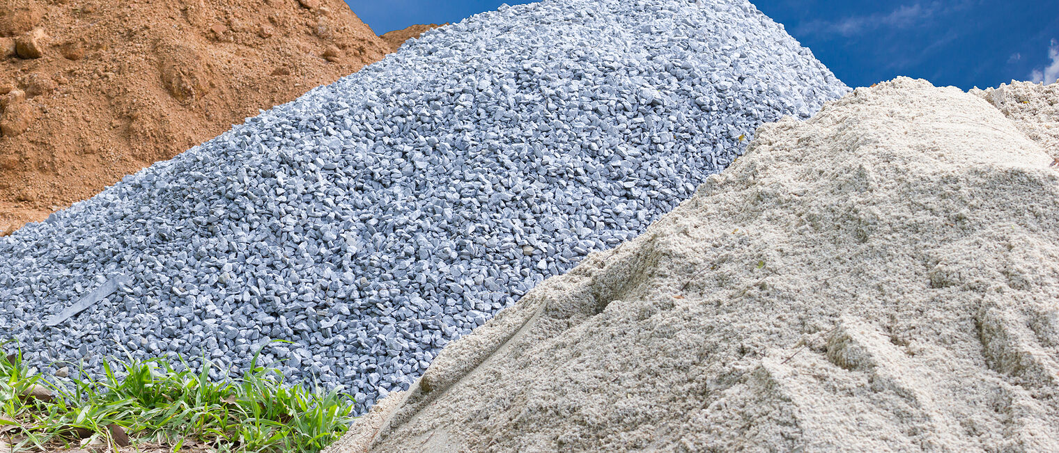 Stone, sand and mounds for construction Schlagwort(e): Cement, Rubble, Beige, Concrete, Quarry, Geology, Dust, Dry, Crushed, Abundance, Yellow, Material, Rough, Heap, Construction Industry, Business, Outdoors, Pebble, Gravel, Sand, Sand Dune, Desert, Conveyor Belt, granular