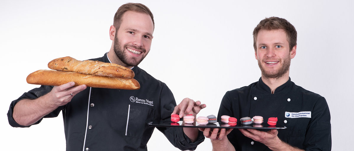 Sie sind die Garanten für die kombinierte Meisterschule des Bäcker- und Konditorhandwerks an der HWK für Oberfranken: Bäckermeister Ronny Vogel und Konditormeister Alexander Pleithner (von links). Sie sind die Garanten für die kombinierte Meisterschule des Bäcker- und Konditorhandwerks an der HWK für Oberfranken: Bäckermeister Ronny Vogel und Konditormeister Alexander Pleithner (von links).